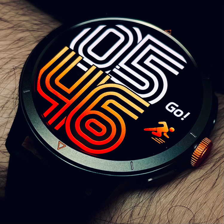 جی پی اس پرو AMOLED 1,6